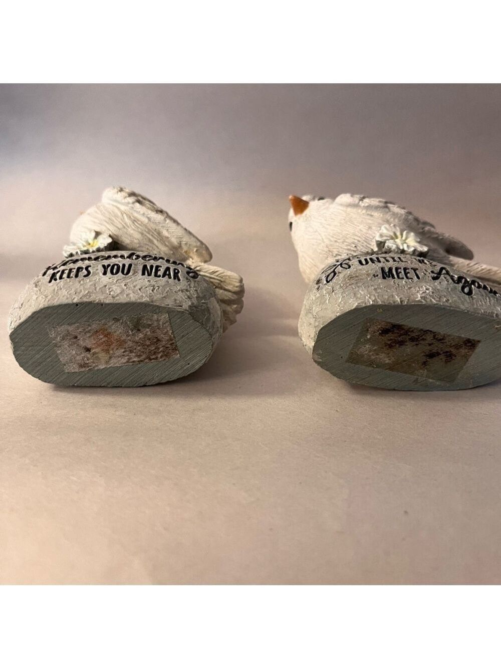 Pair of resin memorial birds with endearing inscriptions - Picture 4 of 6